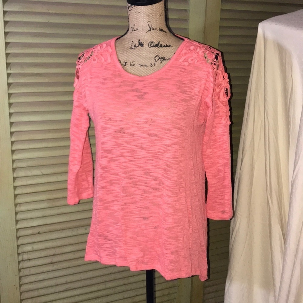 Coral lightweight sweater with lace shoulder